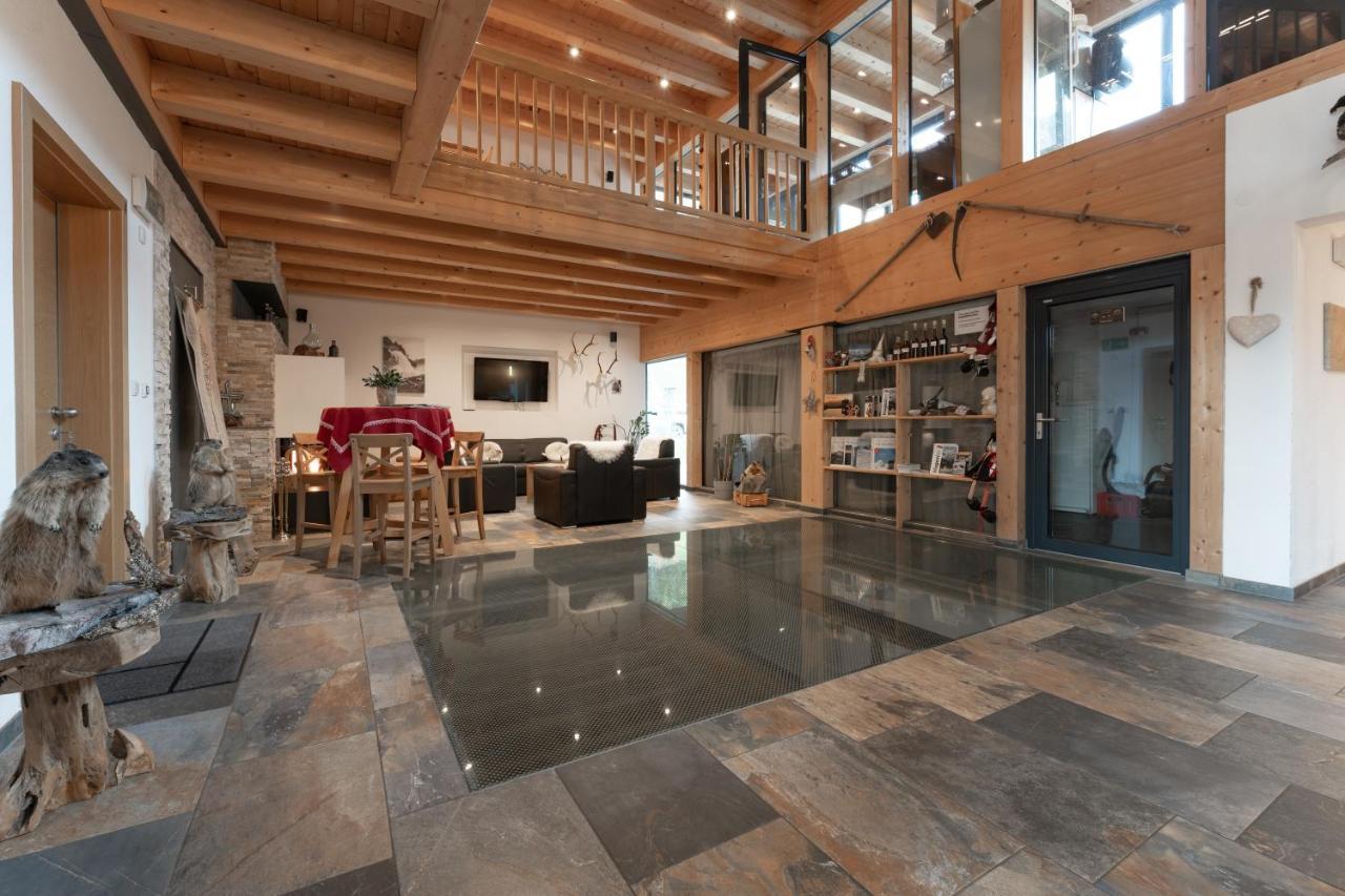 Eight-Bedroom House,1366276922:JPEG